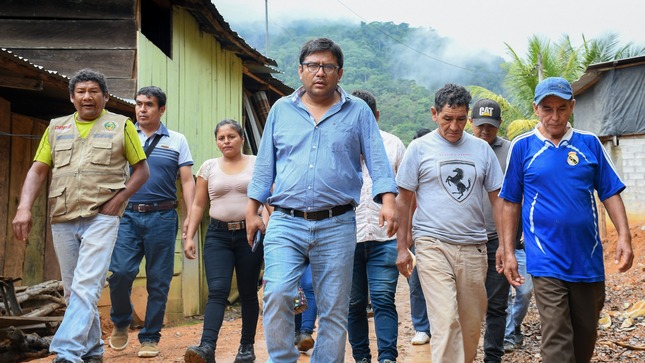 El alcalde y los regidores de la Municipalidad Distrital de Pichari, recorrieron y supervisaron las diferentes obras que se vienen ejecutando en el centro poblado de Catarata