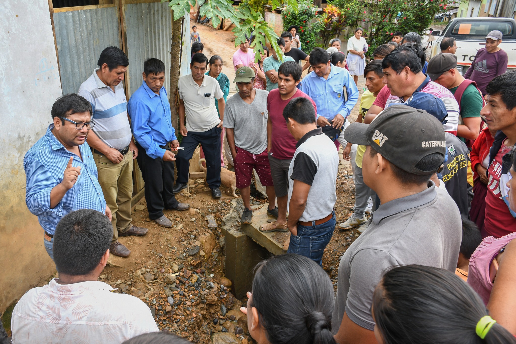 El alcalde y los regidores de la Municipalidad Distrital de Pichari, recorrieron y supervisaron las diferentes obras que se vienen ejecutando en el centro poblado de Catarata