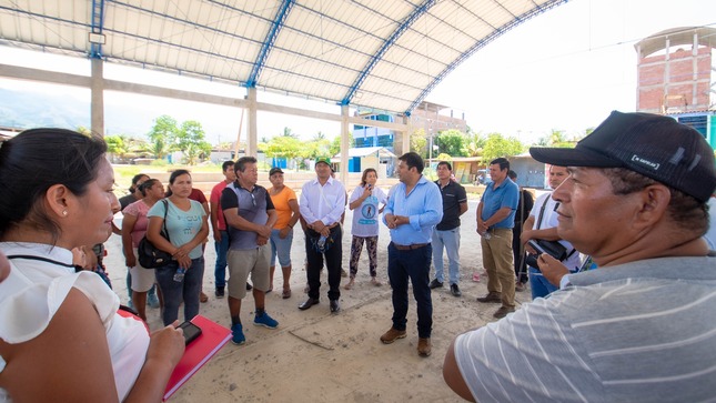 El alcalde y regidores de la Municipalidad Distrital de Pichari  y principales autoridades  del centro poblado de Ccatun Rumi, se desarrolló la reunión y el recorrido de las principales obras