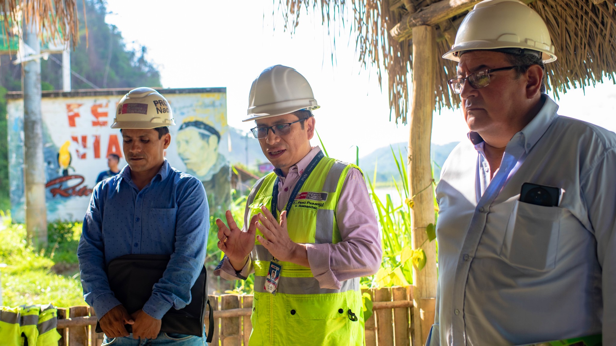 Se dio inició al trabajo de mantenimiento de las principales vías de conexión al distrito de Pichari y de esa manera recuperar la transitabilidad de las carreteras.