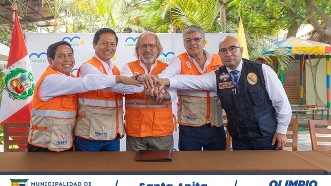 El alcalde, Olimpio Alegría participó en la instalación de la mesa de trabajo de Gestión de Riesgos y Desastres.
La reunión contó con la presencia de los alcaldes de Lima Este, representantes del Instituto Geofísico del Perú , del SENAMHI PERU  , del Sistema Regional de Defensa Civil, del Instituto Nacional de Defensa Civil Perú y de la UGEL 6. 
Los burgomaestres se comprometieron a trabajar de forma articulada sin fronteras y promover  una cultura de prevención con sus vecinos.