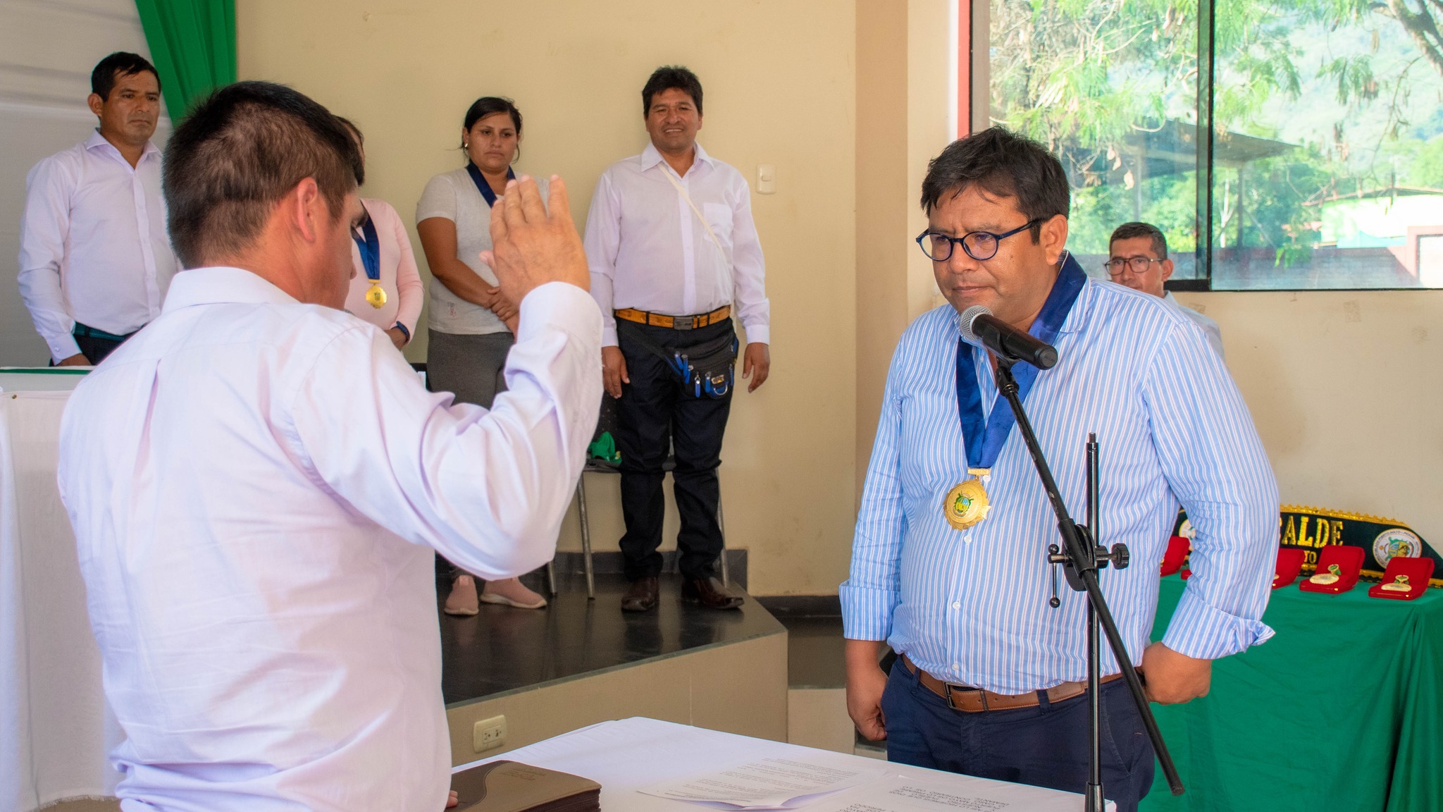 El alcalde y regidores del centro poblado de puerto mayo, participaron de la juramentación