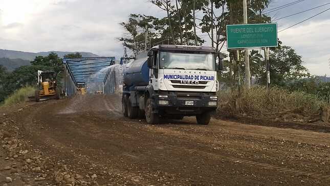 la municipalidad distrital de pichari, dispuso todas las maquinarias necesarias para estos trabajos que se viene haciendo en diferentes puntos de nuestra ciudad.