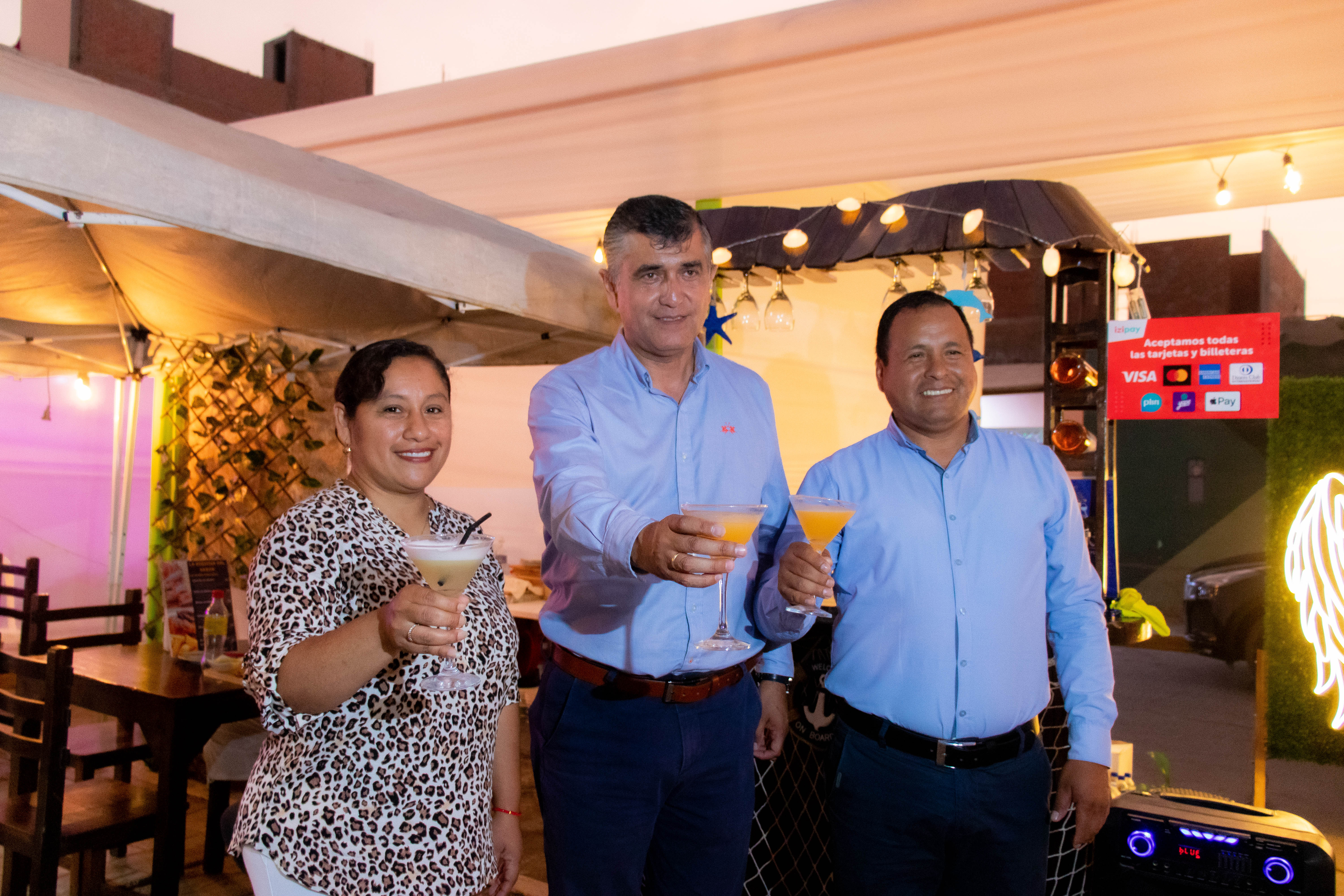 Miles de turistas celebran el Primer Festival de Pisco Sour – Cerro Azul.