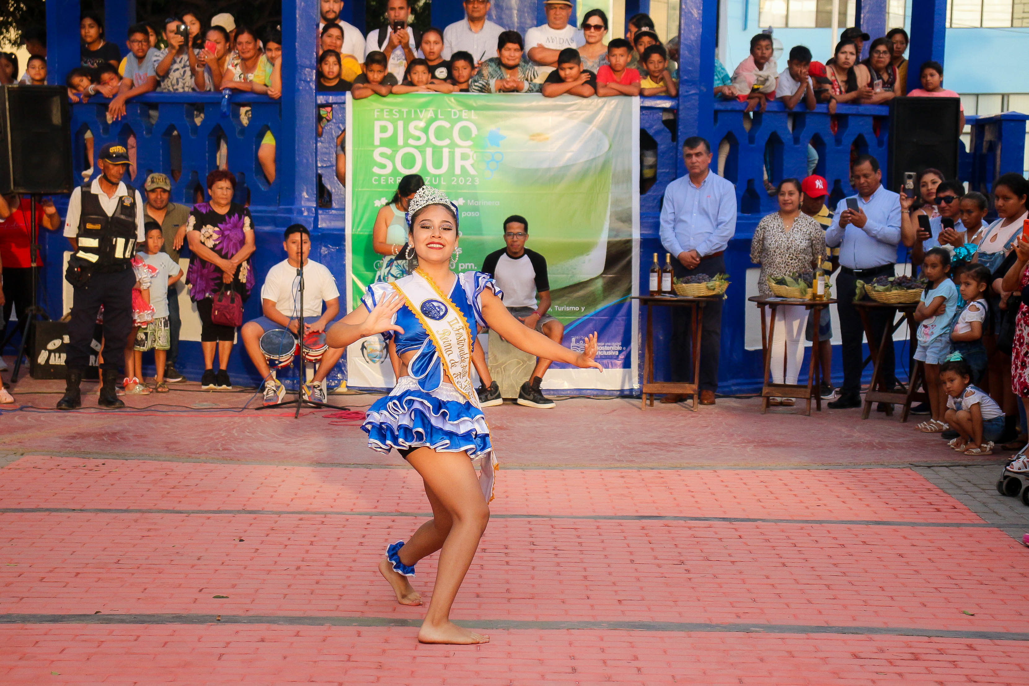 Miles de turistas celebran el Primer Festival de Pisco Sour – Cerro Azul.