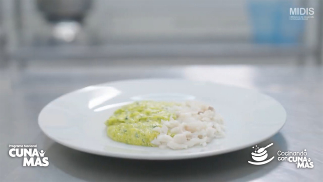 Aprende a preparar un poderoso puré de yuca, espinaca y pescado 