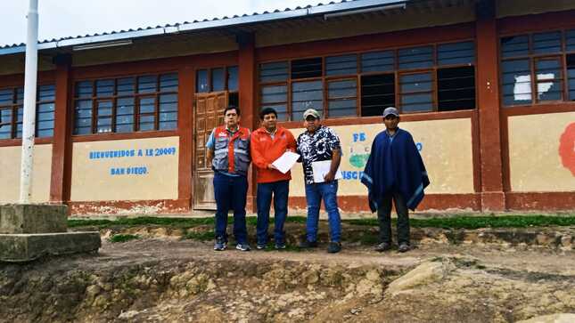 Atendiendo a las escuelas afectadas por el fenómeno de El Niño del año 2017.