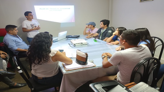 Imagen de la reunión de jóvenes