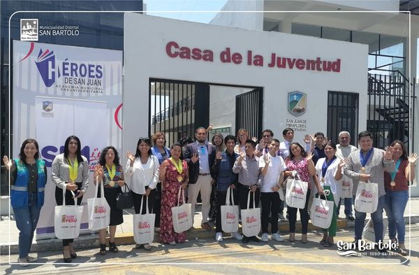 participando del Primer Encuentro Metropolitano de Autoridades de Gobiernos Locales-Lima Sur
