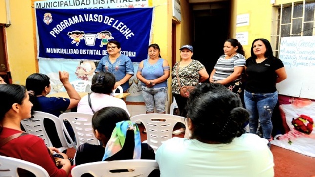 Imagen de la reunión con madres del Vaso de Leche