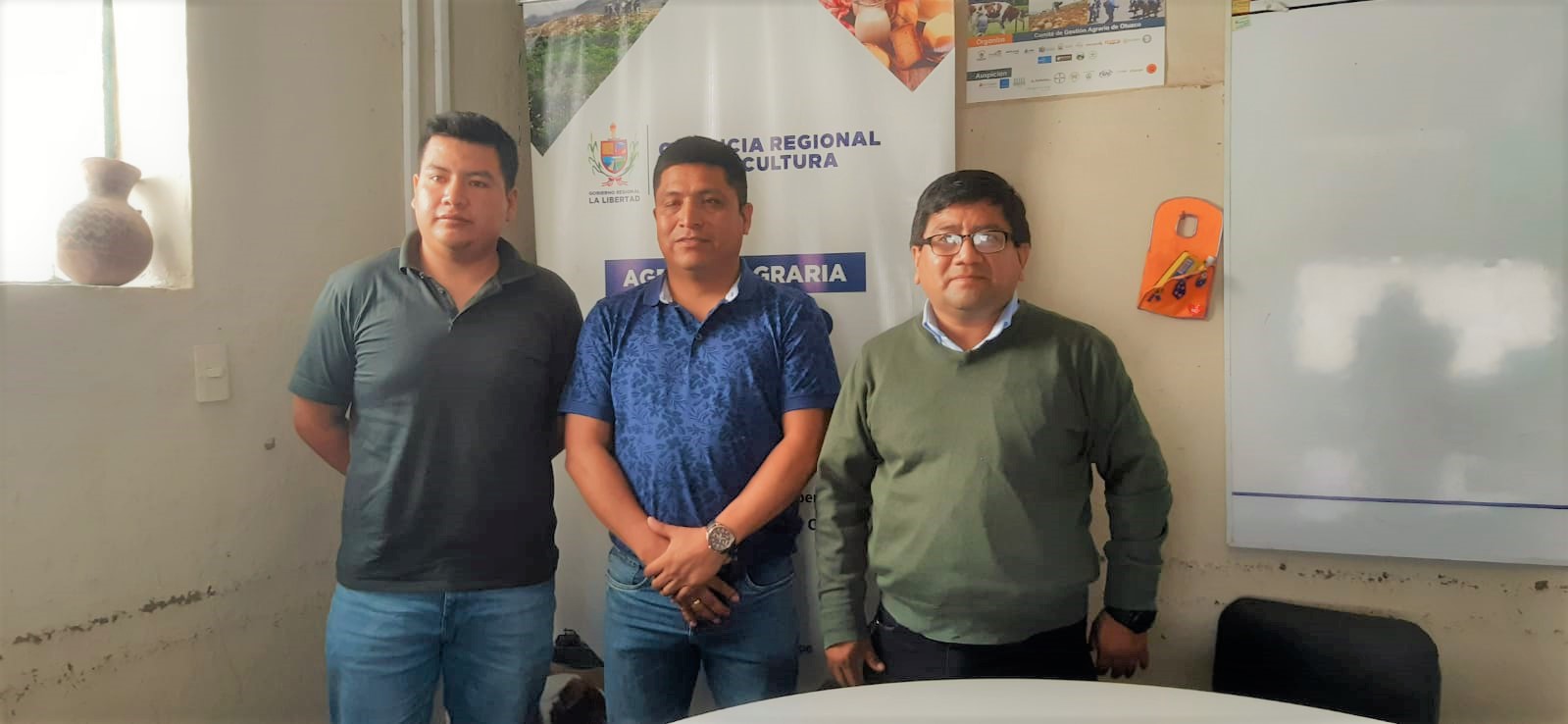 Director de la AAO y alcalde de Sinsicap