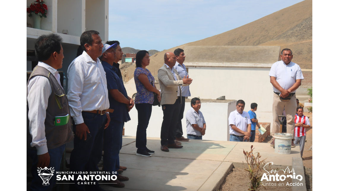 Alcalde de San Antonio colocó la primera piedra en obra "Mejoramiento y Ampliación del Cementerio Municipal"