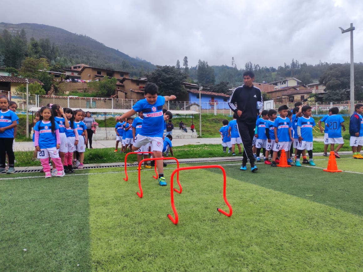 Entre risas y emociones de los niños, niñas y adolescentes, se dio la apertura de la Academia Municipal GRATUITA Denominada “FORTALECIENDO EL DEPORTE”.