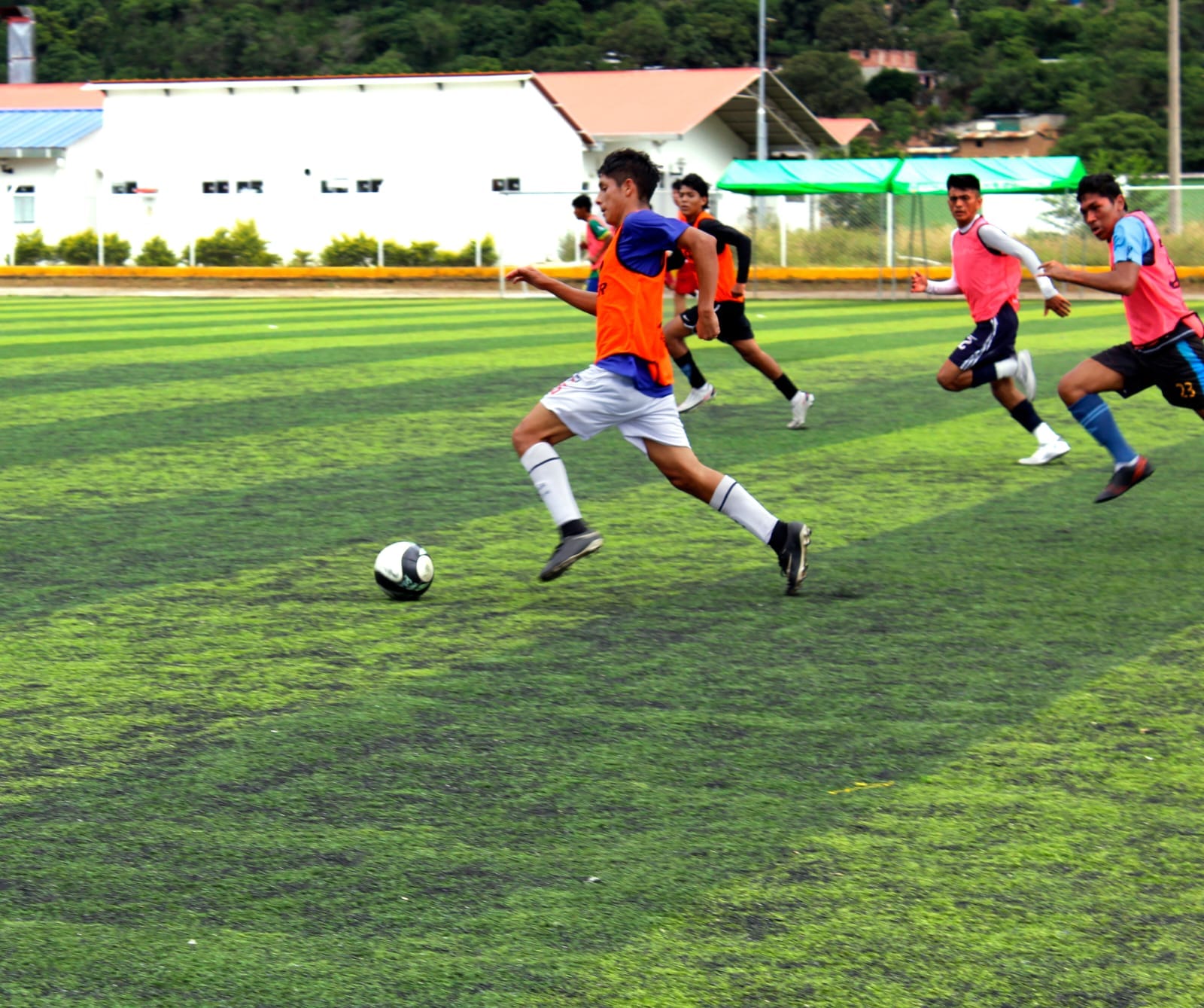 Cuerpo técnico del club Garcilaso de Cusco evalúa nuevos valores preseleccionados del futbol descentralizado