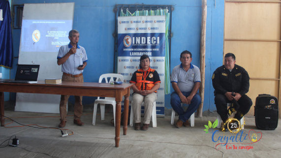 Presencia de la  Ing. Jennirfer Harvey , Directora DDI LAMBAYEQUE, el Alcalde Ing. Carlos Alonso Rodríguez, el jefe de área de Defensa Civil, Sr, Hilmer Samamé Barco, el Comisario P.N.P. Mayor. Jorge Romero Carranza