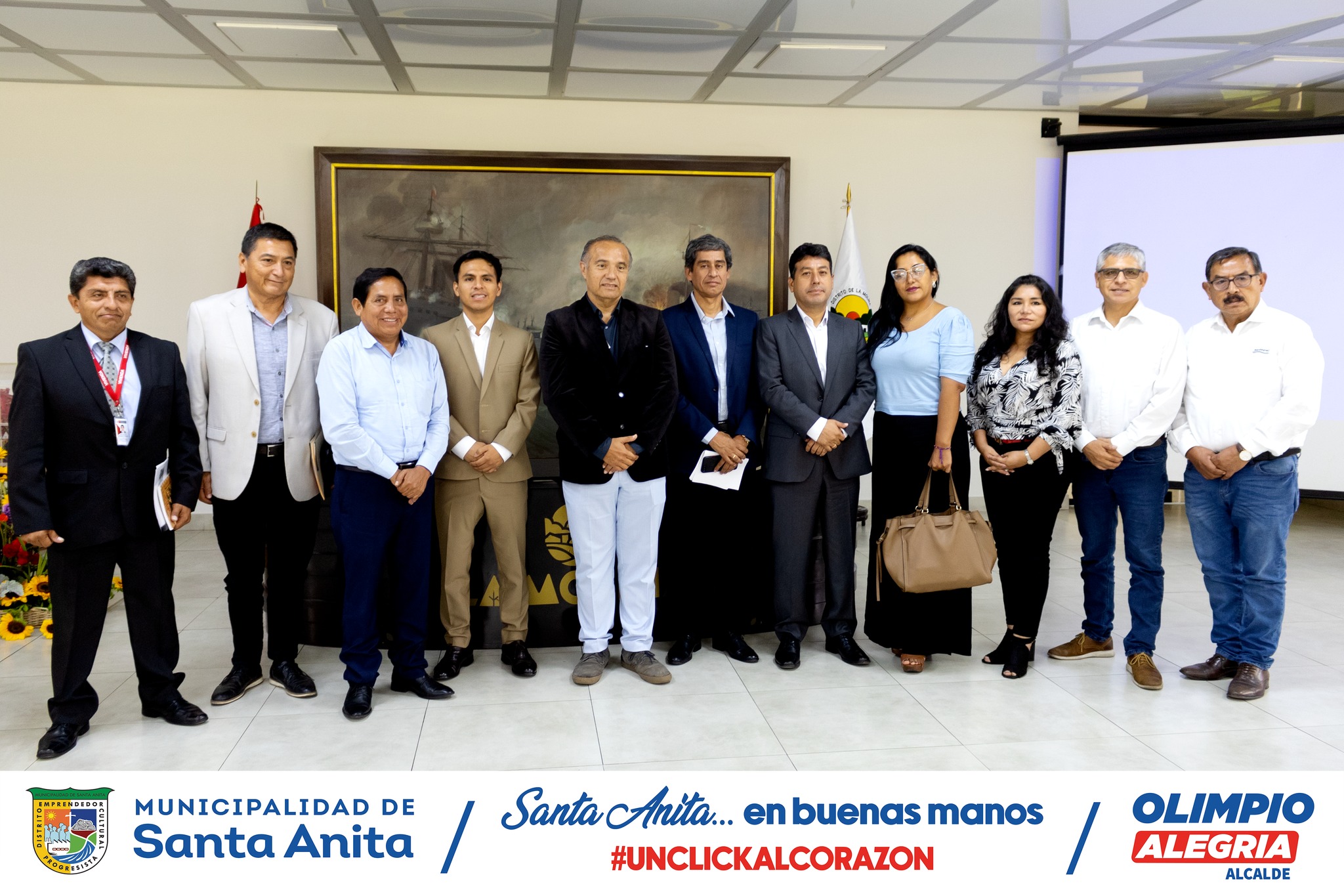 El alcalde, Olimpio Alegría participó en la presentación del plan de inversiones y proyectos de Lima Este.
La reunión contó con la presencia de los alcaldes de Lima Este, Presidente Directorio de Sedapal, funcionarios del Sector, Programa Regional Lima, MTC y el Ministerio de Vivienda.
Los burgomaestres se comprometieron a trabajar de forma articulada y sin fronteras, respaldando los proyectos que beneficien a todos los vecinos de sus comunas.