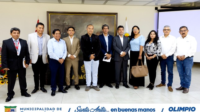 El alcalde, Olimpio Alegría participó en la presentación del plan de inversiones y proyectos de Lima Este. 
La reunión contó con la presencia de los alcaldes de Lima Este, Presidente Directorio de Sedapal, funcionarios del Sector, Programa Regional Lima, MTC y el  Ministerio de Vivienda.
Los burgomaestres se comprometieron a trabajar de forma articulada  y sin fronteras, respaldando  los proyectos que beneficien a todos los vecinos de sus comunas. 