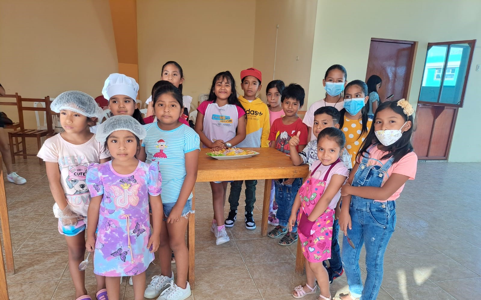 Excelente participación de niños y adolescentes en el "Taller de Mini Chef"