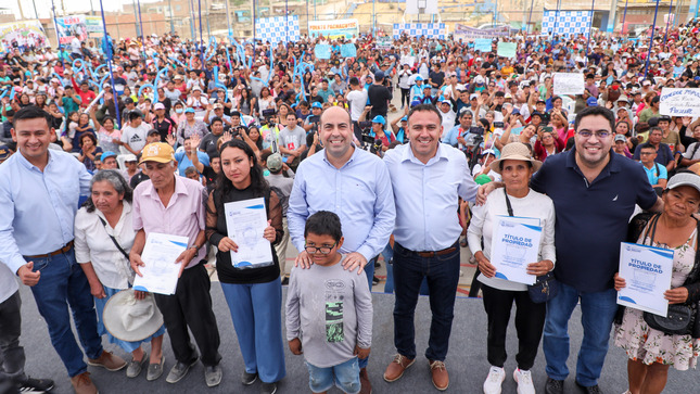Se hizo la entrega de los primeros 200 Títulos de Propiedad, de un total de 1200 destinados para los vecinos de Pachacútec.