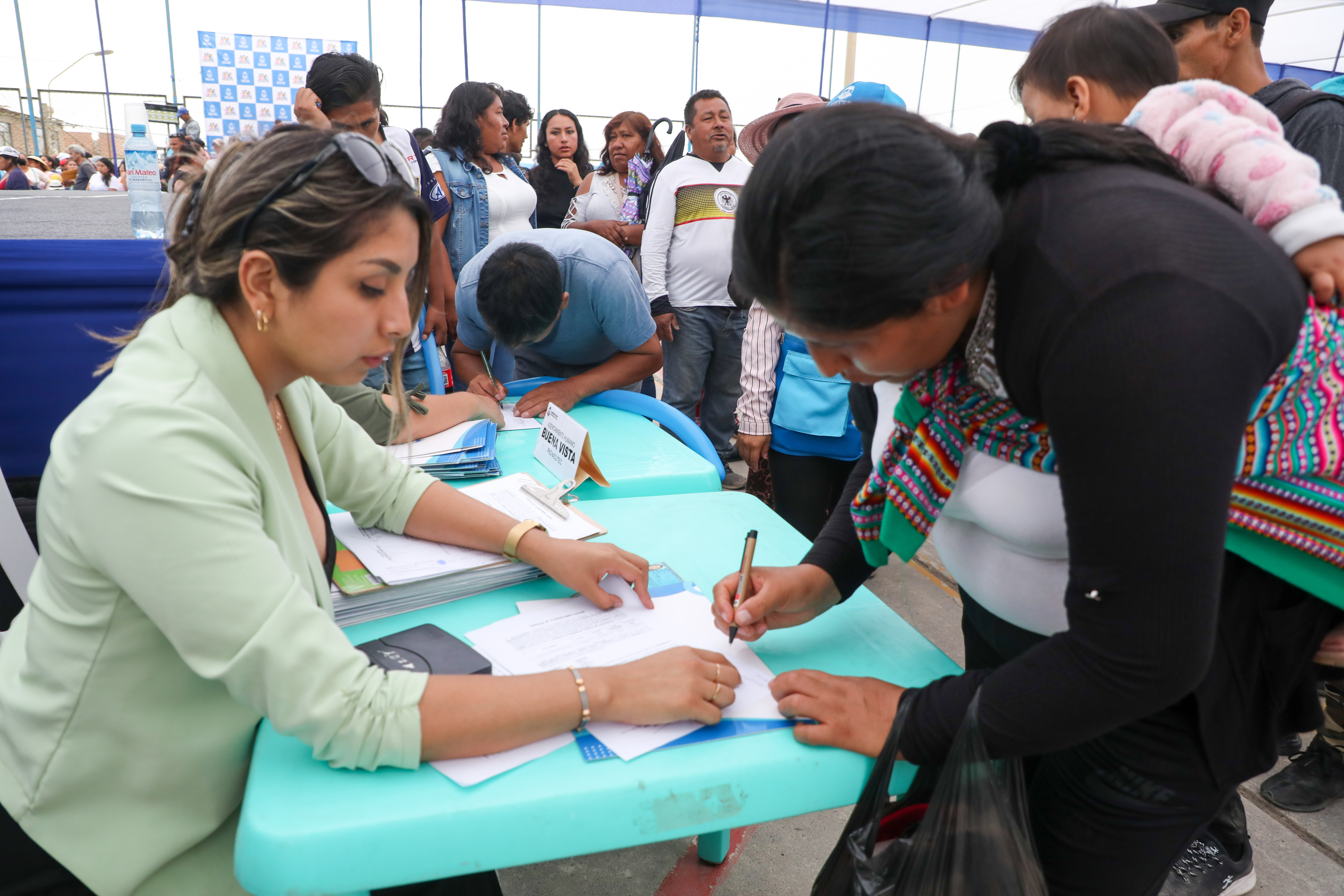 Se hizo la entrega de los primeros 200 Títulos de Propiedad, de un total de 1200 destinados para los vecinos de Pachacútec.