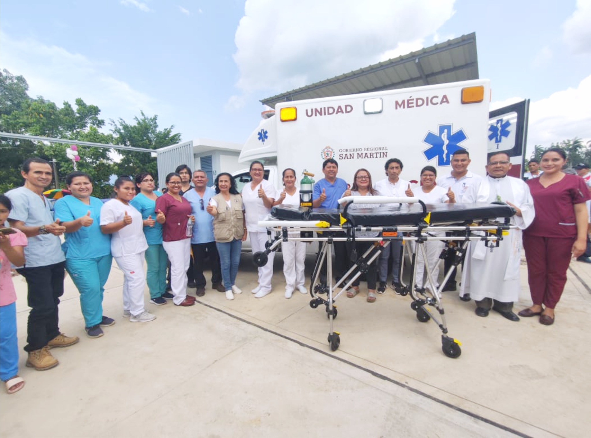 AUTORIDADES SAN MARTIN Y AMBULANCIA