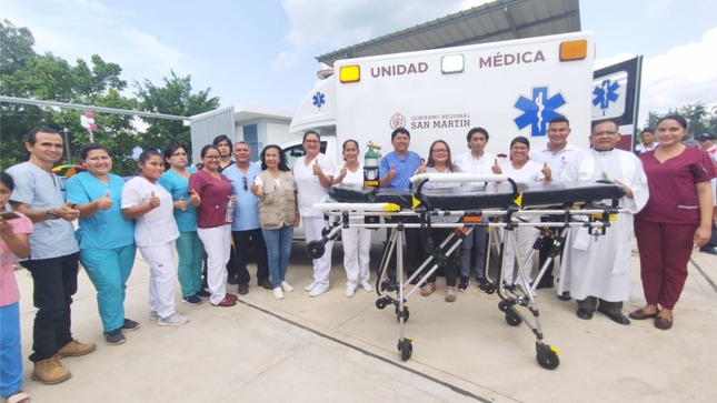 AUTORIDADES SAN MARTIN Y AMBULANCIA