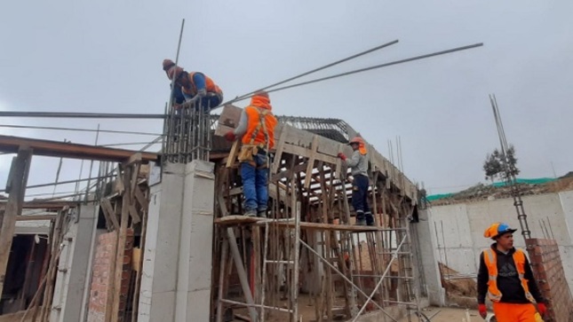 Avances de obras IE 86569 de Carabamba