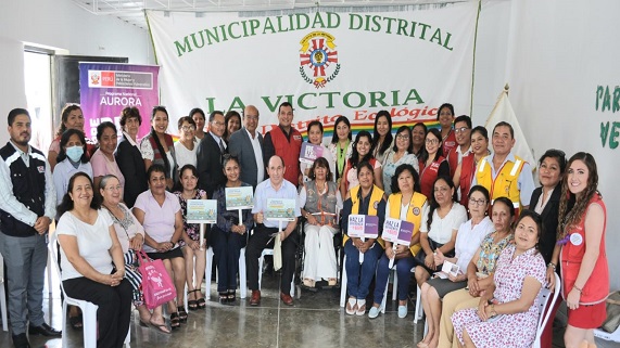 Imagen de la ceremonia de juramentación de la instancia distrital de La Victoria
