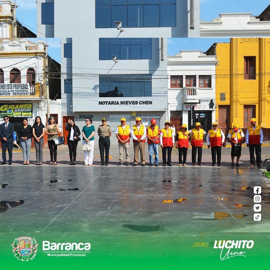 Izamiento de Nuestras Banderas