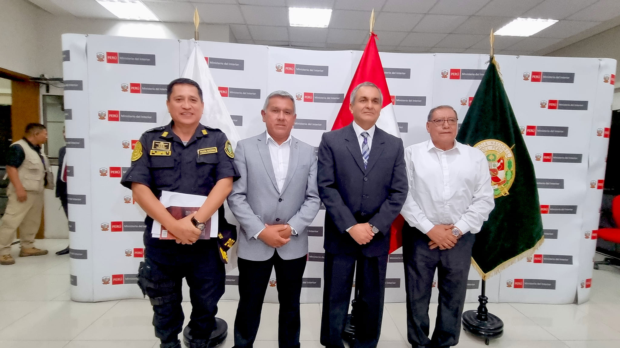Ministerio del Interior asignará 50 policías a la provincia de Huaral por gestión del alcalde Fernando Cárdenas y congresista Vivian Olivos