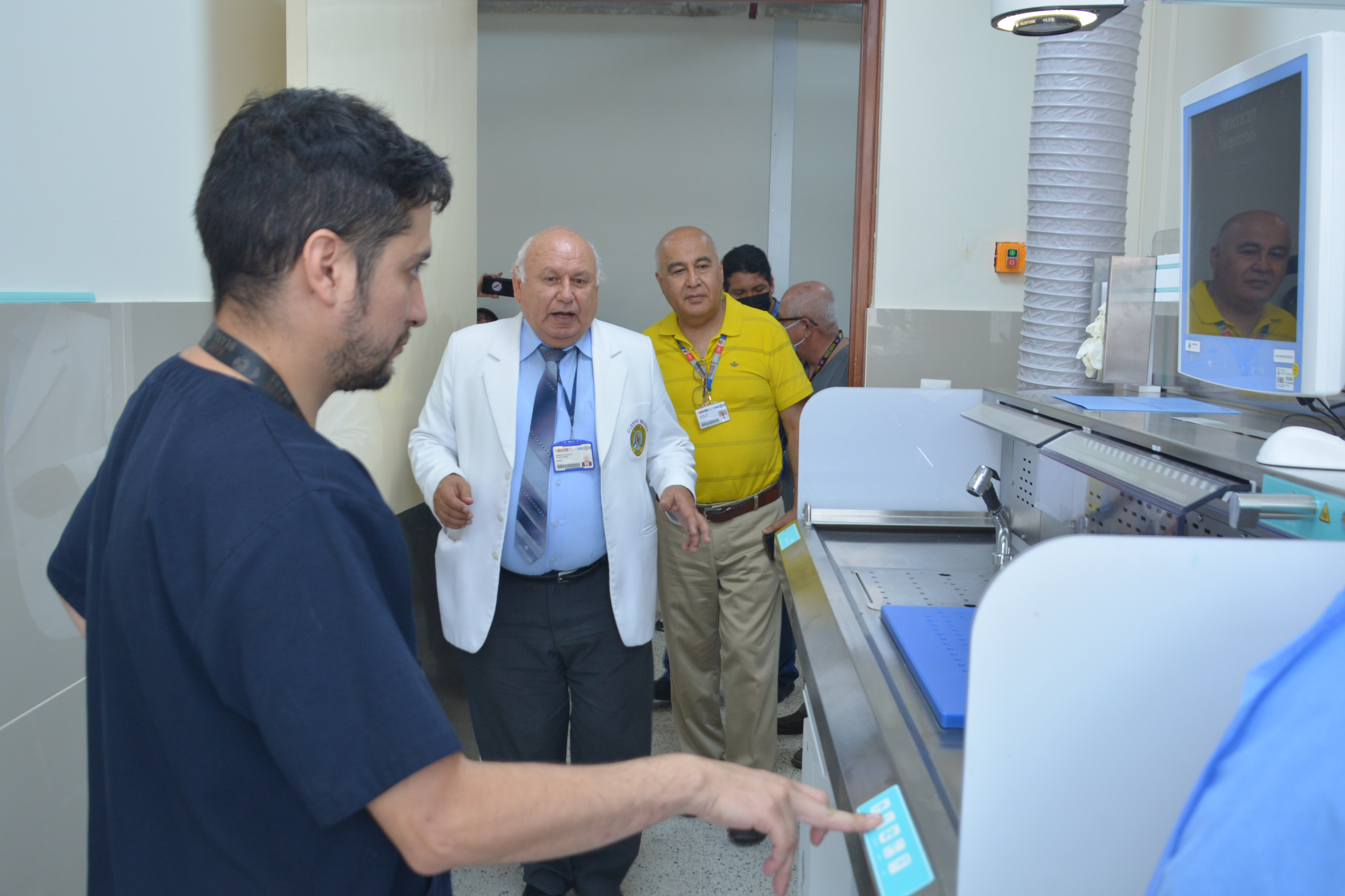 Aperturamos ambientes remodelados del servicio de anatomía patológica: mantenimiento correctivo 