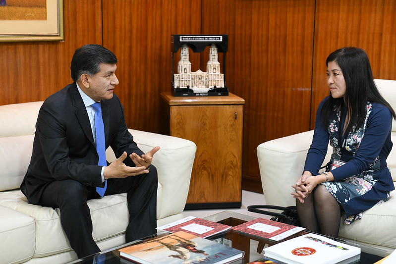 La Policía Nacional del Perú obtuvo el Premio Nacional de Buenas Prácticas en Gestión Pública 2019, en la categoría “Promoción de la Cultura e Identidad”, en mérito a su propuesta para la atención bilingüe de ciudadanos de habla quechua que acuden a las comisarías.