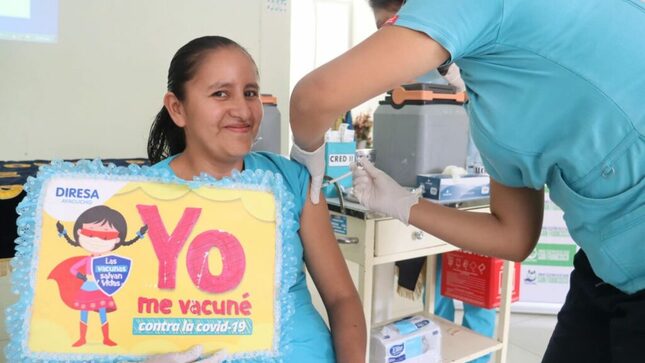 Vacunación de  persona lde salud contra la COVID-19