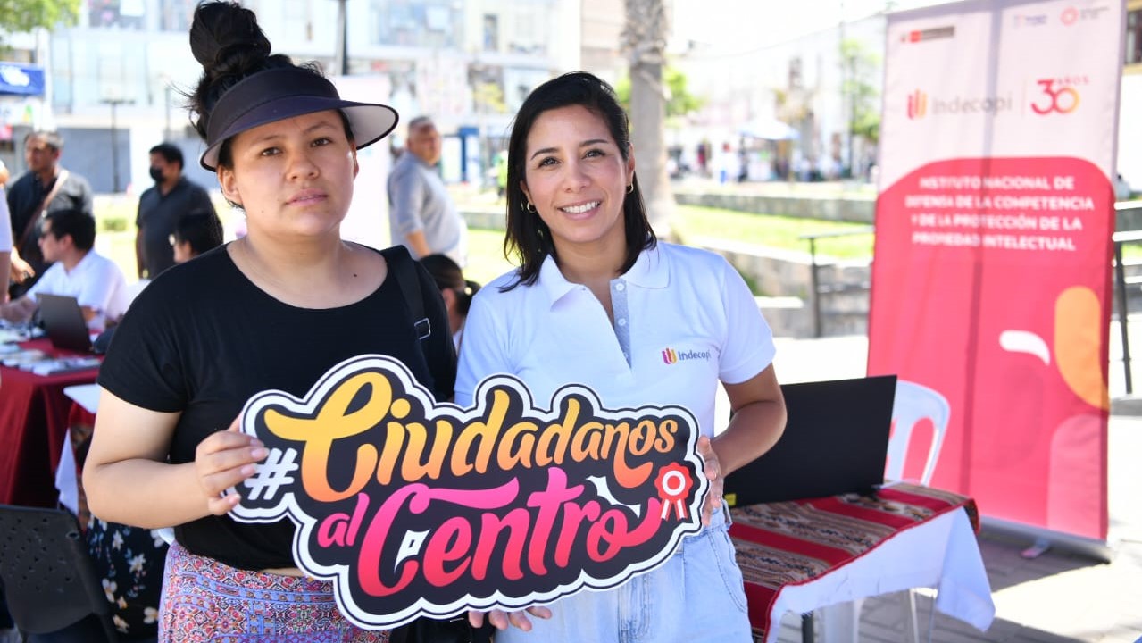 Indecopi impulsa registro de marcas en feria de Gamarra para potenciar negocios de emprendedores y empresarios