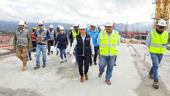 Cajamarca ministra Rosa Gutiérrez propone una mesa de trabajo para priorizar el mejoramiento de establecimientos de salud