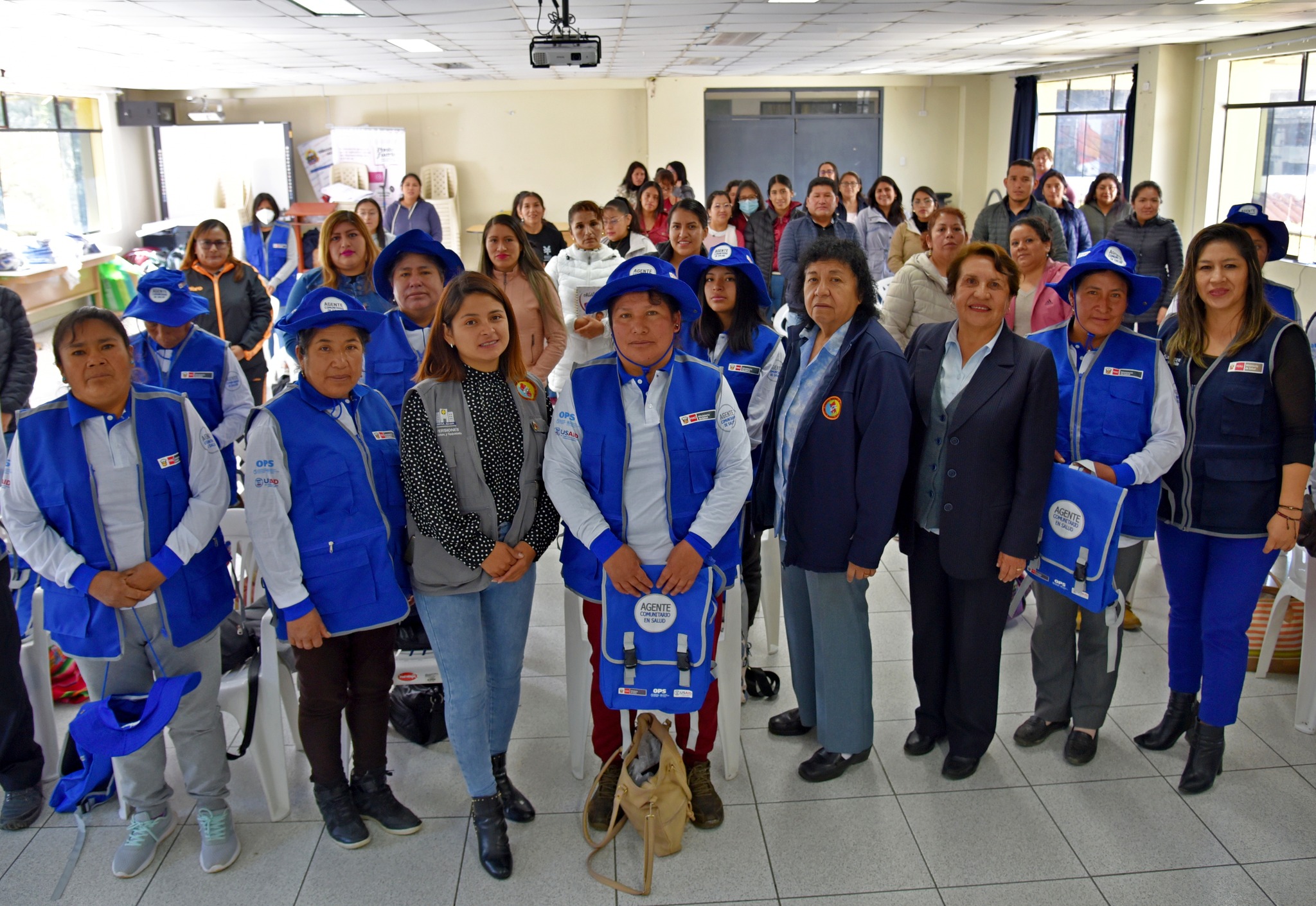 Formación de facilitadores en promoción de la salud y vigilancia comunitaria, orientados a la mejora de la salud materna