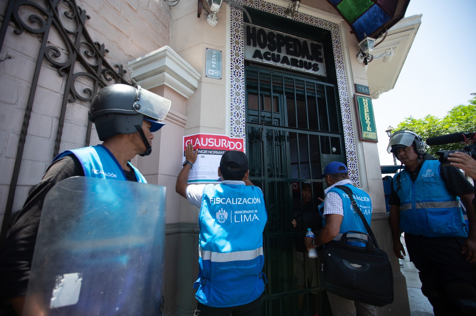 Funcionaban en las cuadras 5 y 7 de la avenida Alfonso Ugarte.