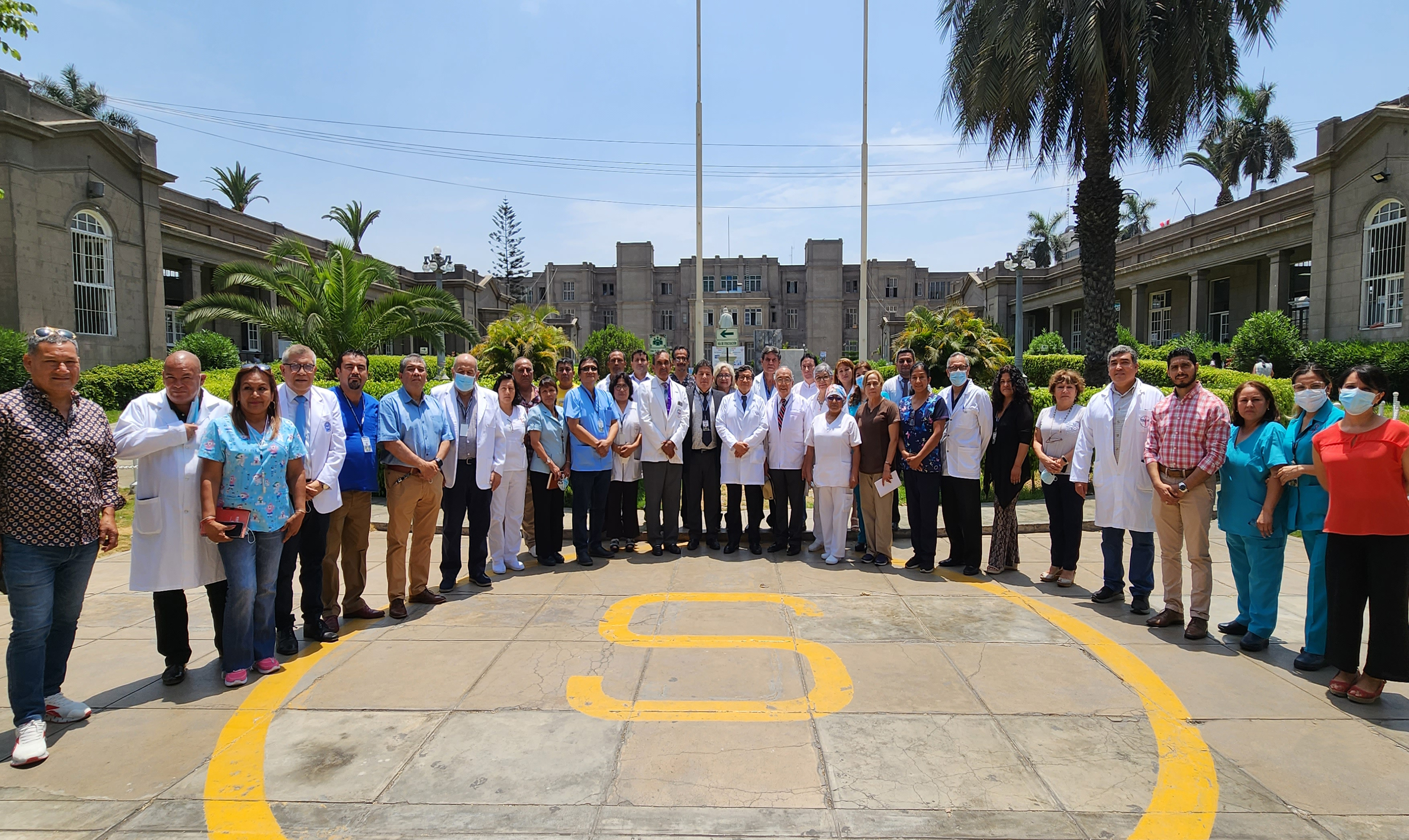 En ceremonia se presentó al doctor Carlos Otiniano como nuevo Director General del Hospital Nacional Arzobispo Loayza