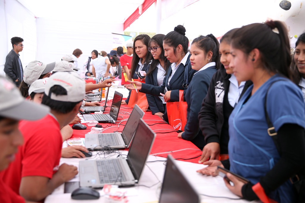 Jóvenes en Feria laboral