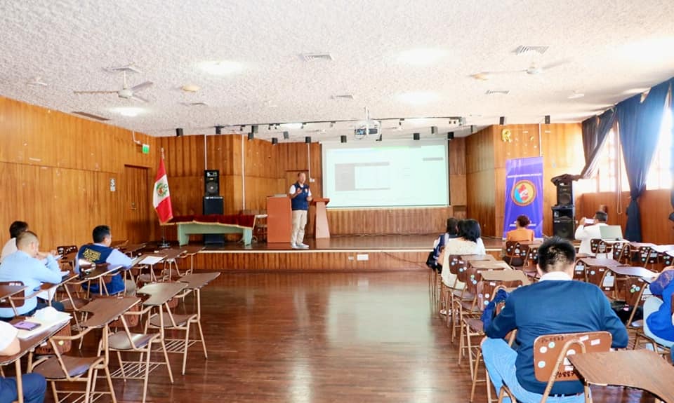Con el objetivo de fortalecer las capacidades del personal responsable de la Atención Integral de Salud del niño/niña.