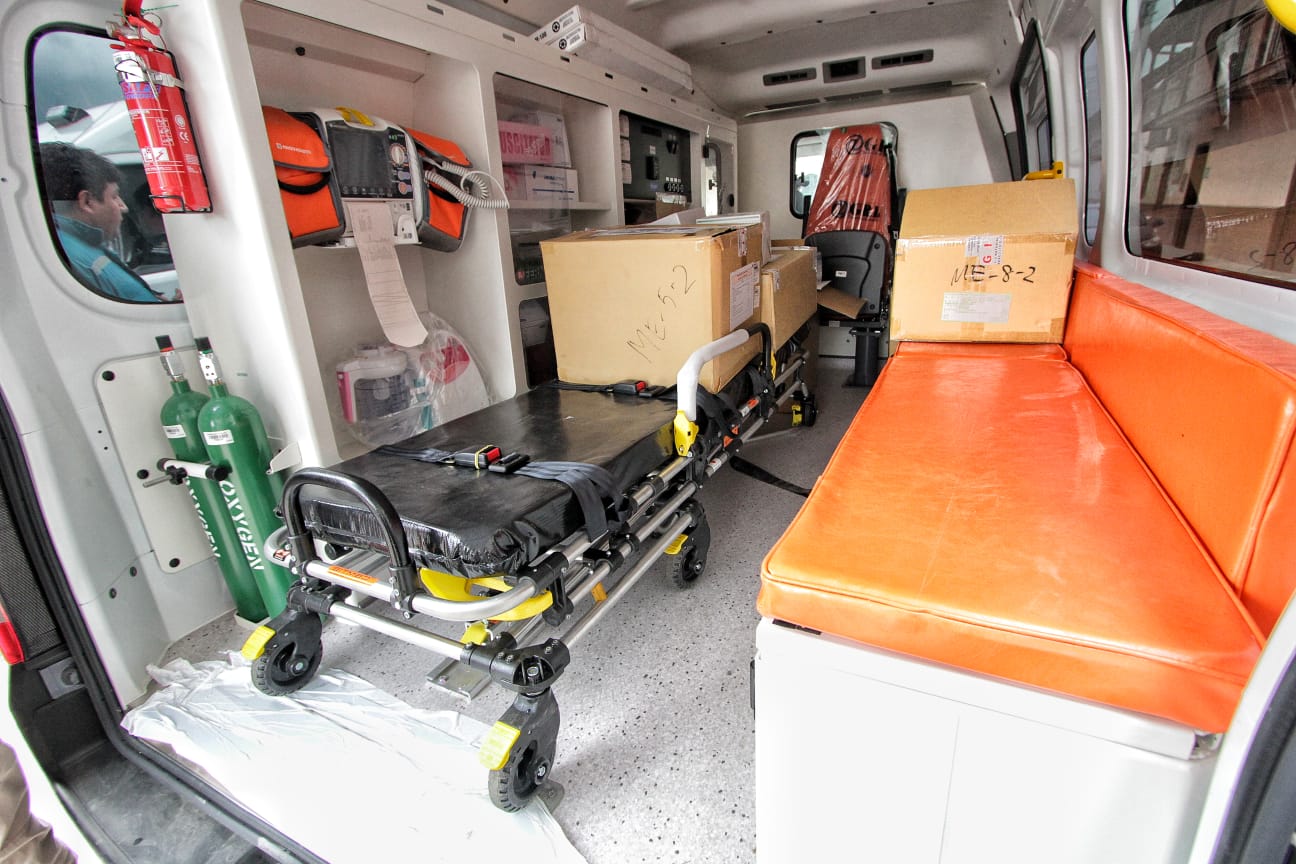 Rosa Vásquez entrega ambulancias que salvarán vidas en Yangas y Canta