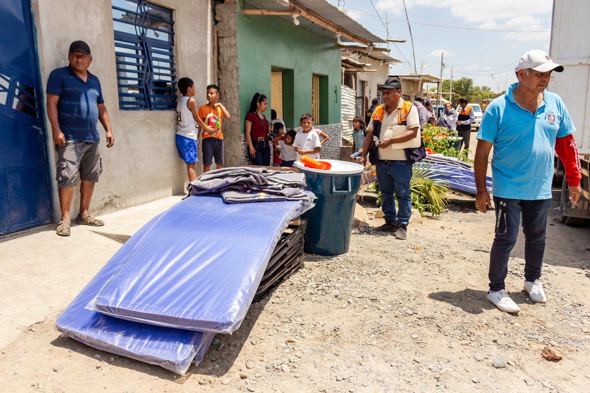 Municipalidad entrega ayuda humanitaria a familias afectadas por incendio enero 2023