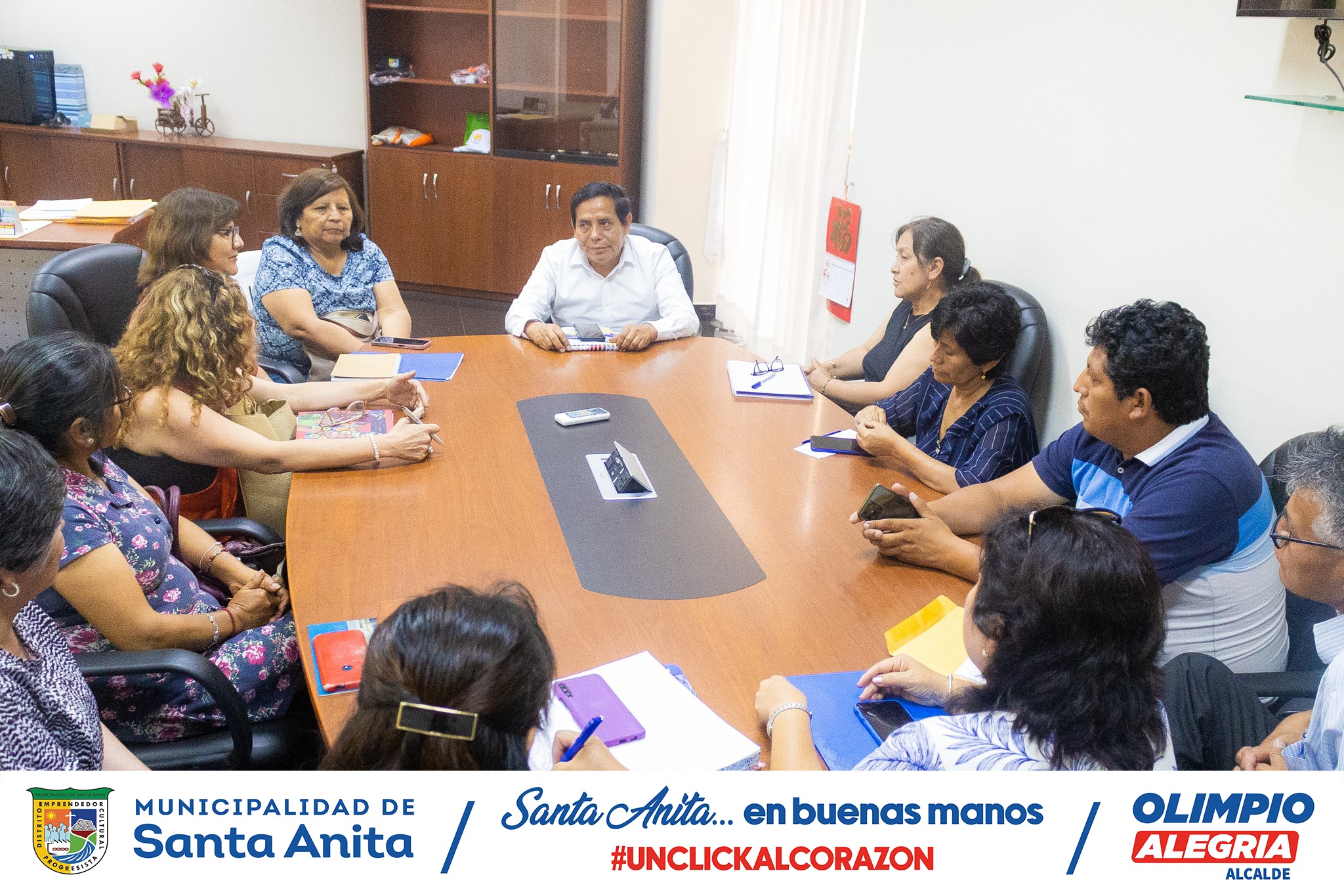 El alcalde Olimpio Alegría, se reunió con los directores de las Redes Educativas Institucionales (REI) N° 4 de Santa Anita, donde se comprometieron a trabajar de forma articulada y asegurar un buen inicio del año escolar para todos los niños y niñas santanitense.