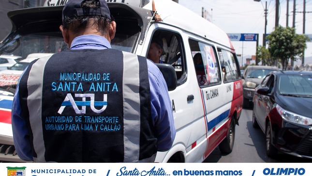 La Municipalidad de Santa Anita a través de la Sub Gerencia de Transporte junto a la ATU y la PNP realizaron un operativo contra el transporte informal en el óvalo de Santa Anita, en una rápida acción se intervino varias unidades y se les aplicó las papeletas correspondientes.