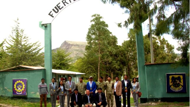 Los regidores y equipo técnico, participaron en la ceremonia castrence