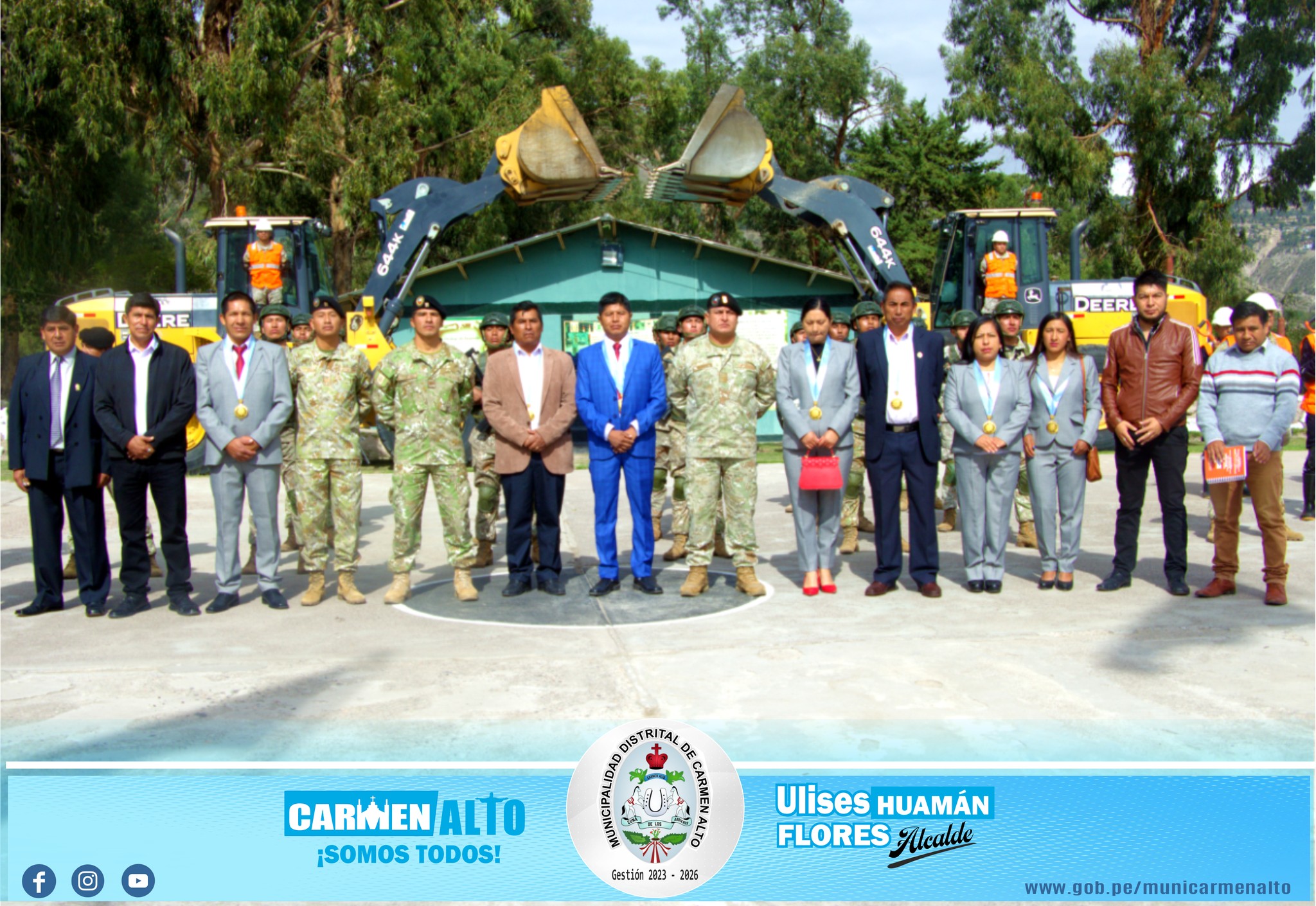 Los regidores y equipo t茅cnico, participaron en la ceremonia castrence
