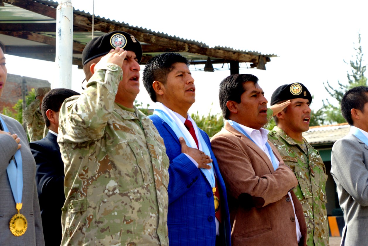 Los regidores y equipo técnico, participaron en la ceremonia castrence