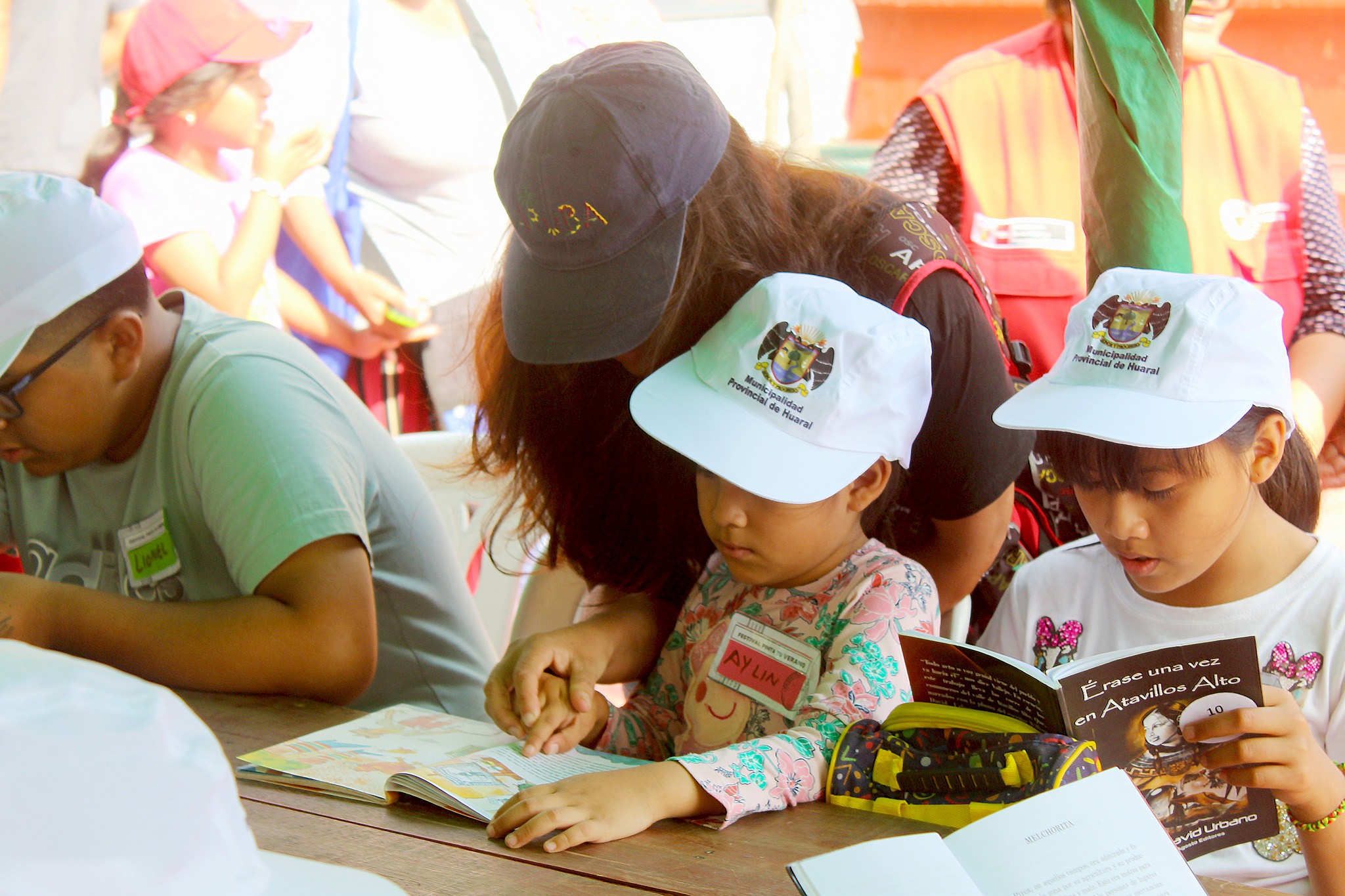 Con éxito se llevó a cabo el festival "Pinta tu Verano" donde los niños demostraron al máximo sus habilidades para la pintura y la comprensión lectora