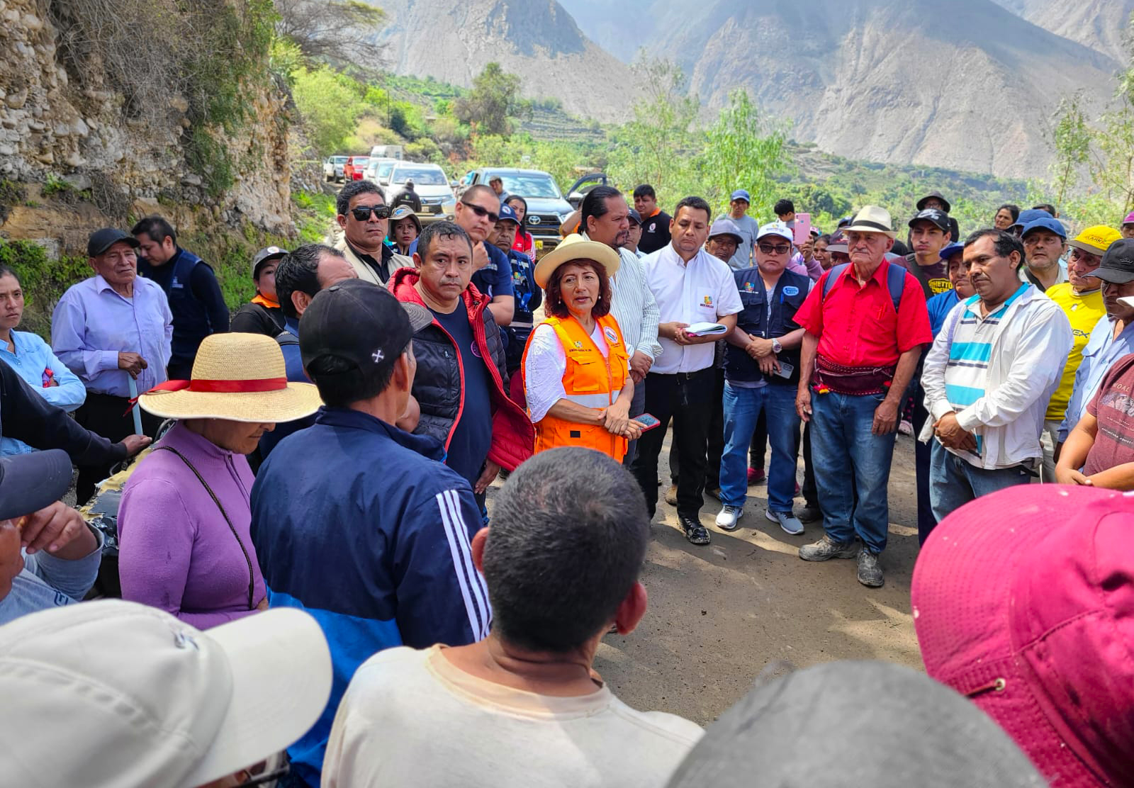 Firman convenio con Provías Nacional para dotación de maquinaria pesada ante emergencias