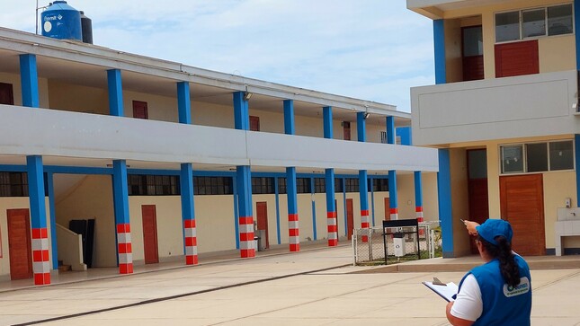 Sunass verifica abastecimiento de agua potable en colegios